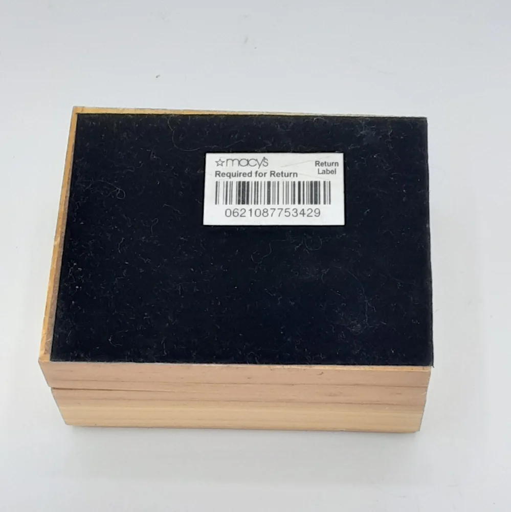 Geoffrey Beene Vintage Oval Silver Tone Cufflinks In Wooden Box.